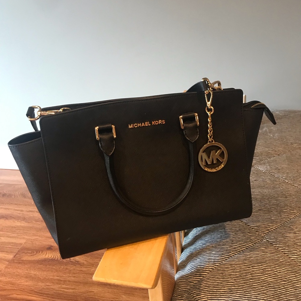 Micheal Kors Black purse